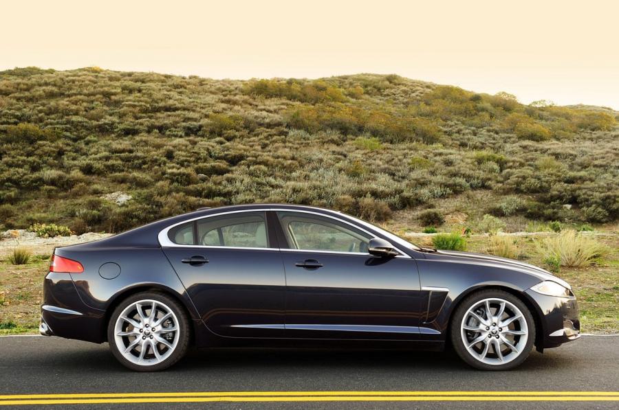  Jaguar XF Supercharged 2012 года  (фото 31 из 65)